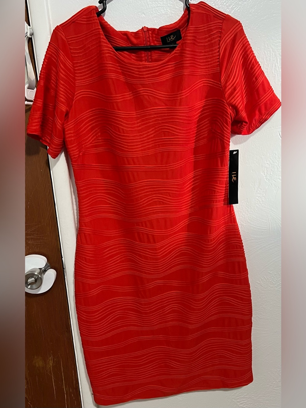 NWT Ile New York Red Short-Sleeve Textured Dress Size 8